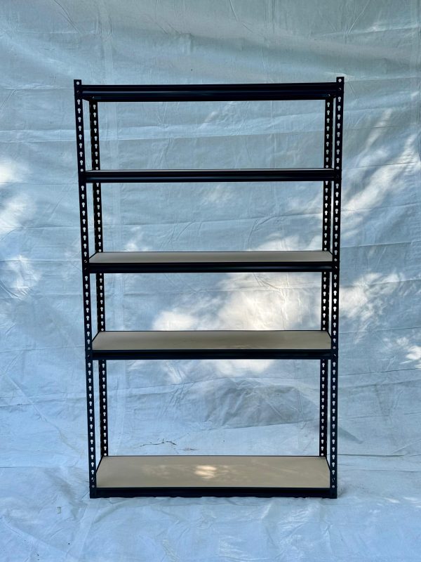 Krāsots plaukts ar MDF ieklāju