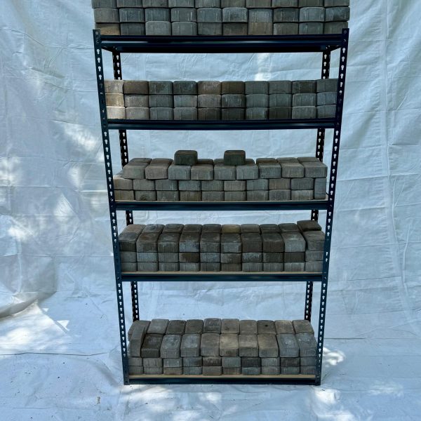 Krāsots tērauda plaukts