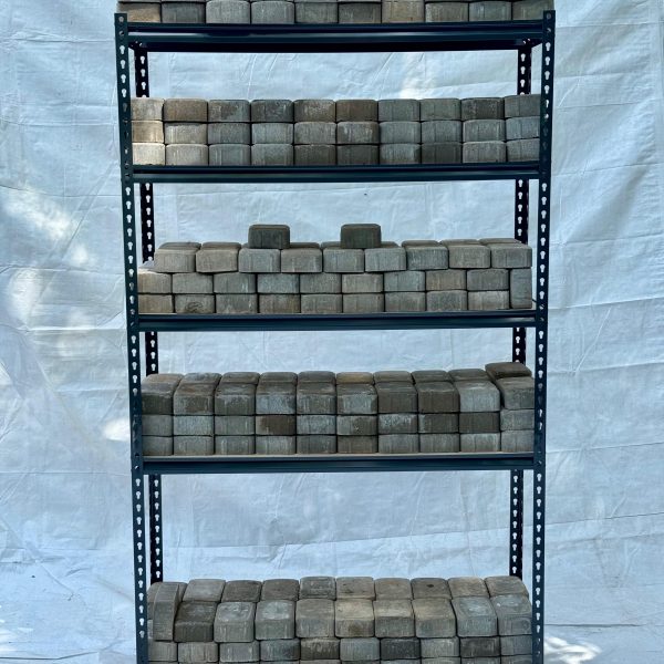 Slodzes tests sīkpreču plauktiem