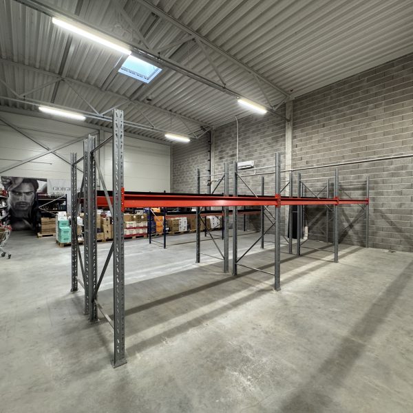 Lietota Brännehylte palešu plauktu rinda - 18 EURO paletēm