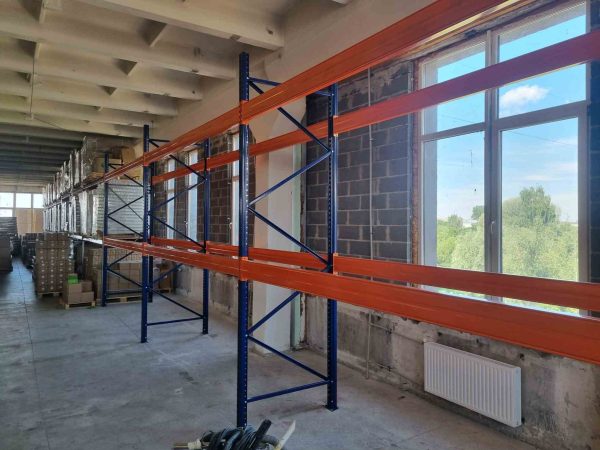 Palešu plauktu uzstādīšana 3.stāvā