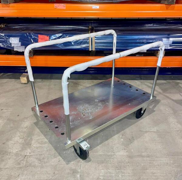 Metāla ratiņi ar 2 rokturiem, platforma 700 x 1260 mm